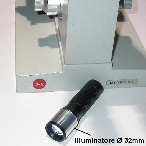 ILLUMINATORE portatile per MICROSCOPIO LEICA DIAVERT a laser led bianco.