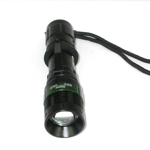 Torcia Lampada portatile zoom CREE LED bianco 800 lumens ricaricabile