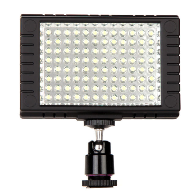 Illuminatore 96 LED portatile per video e foto con accessori