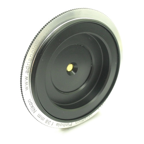 Obiettivo foro stenopeico, pinhole, camera obscura a reflex NIKON F focale 38 mm